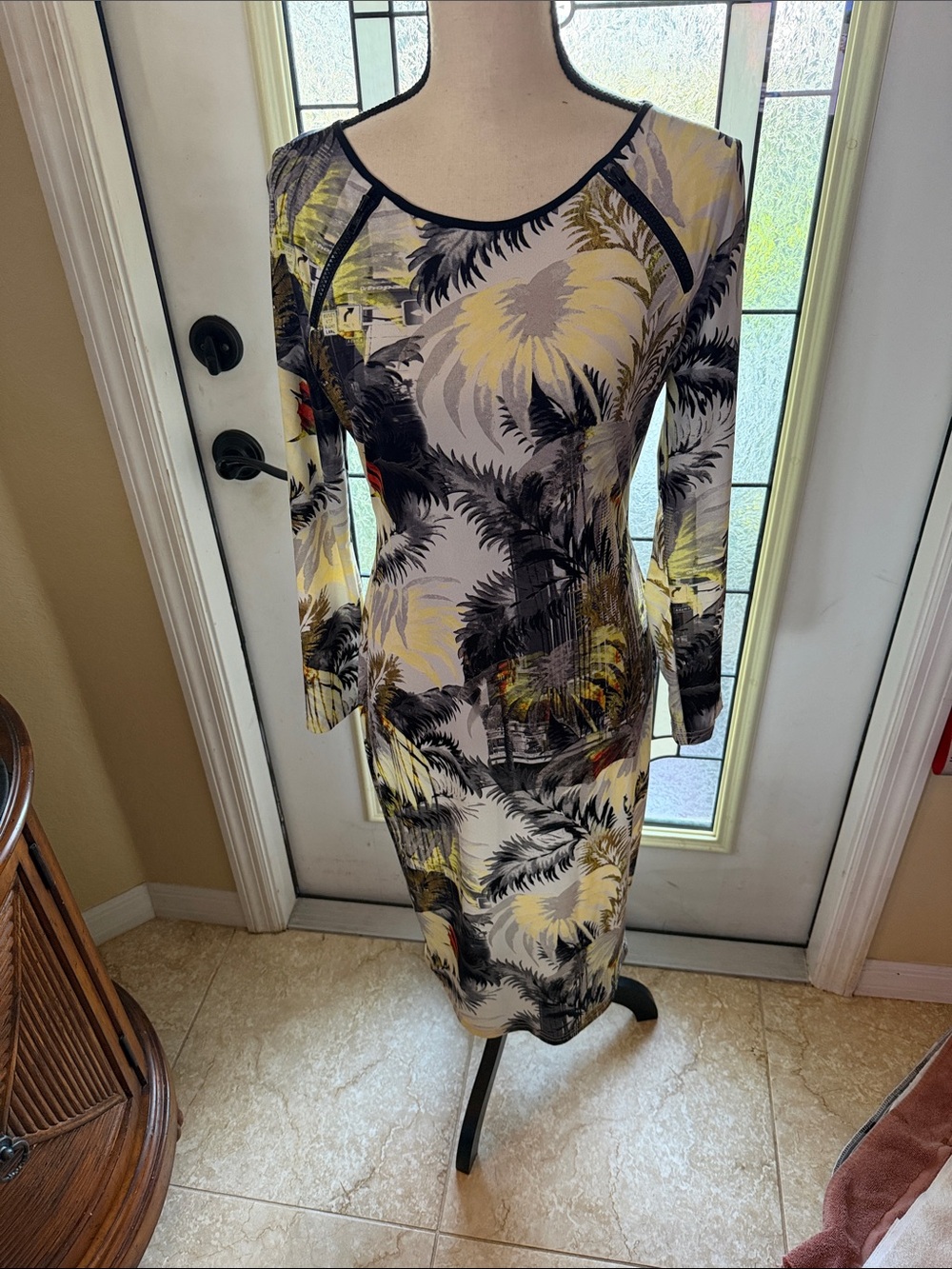 Tropical Palm-Print Long Sleeve Bodycon Dress - Yellow/Black